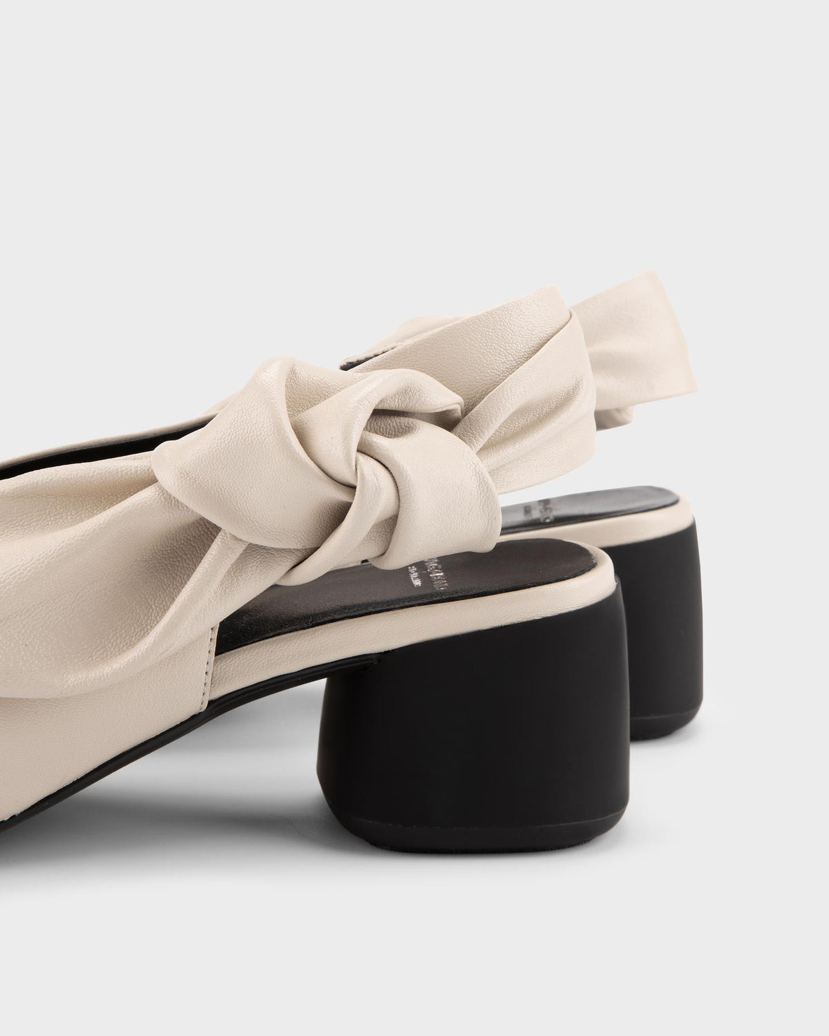 Vagabond Livia pumps